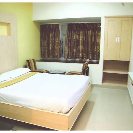 מלון Kadapa Sri Srinivasa Residency מראה חיצוני תמונה