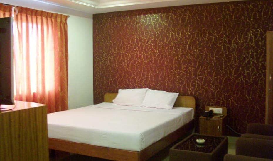 מלון Kadapa Sri Srinivasa Residency מראה חיצוני תמונה