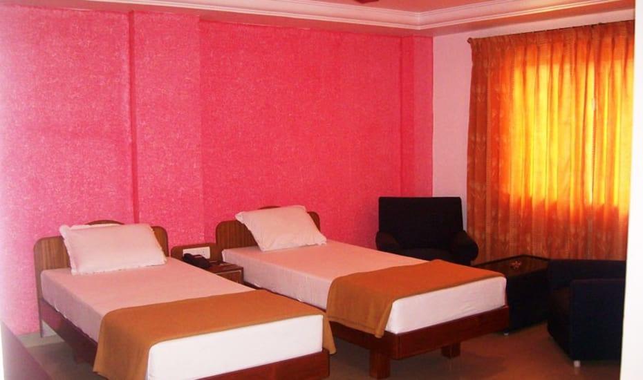 מלון Kadapa Sri Srinivasa Residency מראה חיצוני תמונה