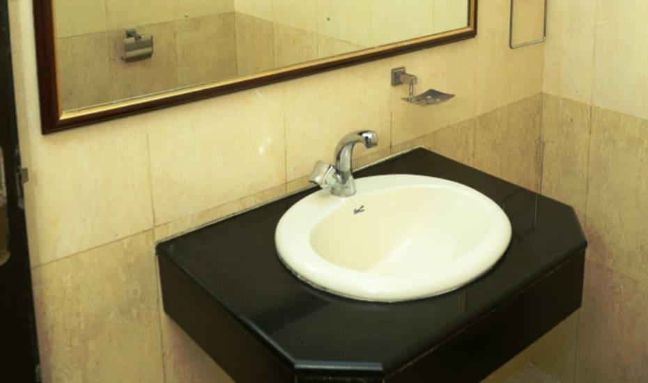 מלון Kadapa Sri Srinivasa Residency מראה חיצוני תמונה